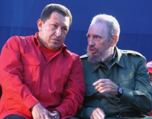 Fidel Castro publica charla telefónica con Chávez tras sucesos de 2002