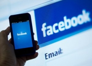 Facebook podría lanzar hoy una red de publicidad para móviles