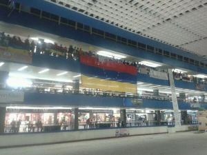En el Centro Comercial Galerías Mall sigue la protesta pacífica (Foto) #23M