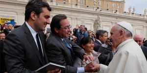 Presidente de Fedecámaras habló con el papa: Él sigue orando por Venezuela