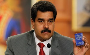 Maduro sigue defendiendo a Carvajal y este ni aparece en el portal del Consulado