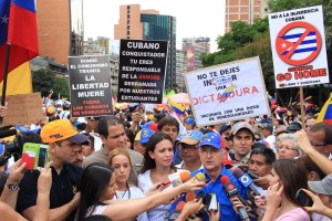 Ledezma en marcha contra injerencia cubana: Venezuela paga para que la invadan