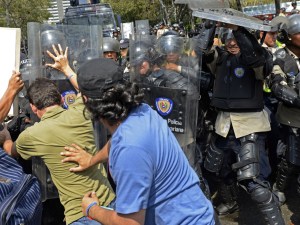 Movimiento Estudiantil condena la represión y los daños a la UCV