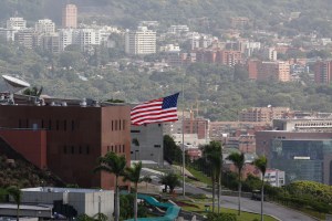 Embajada de EEUU suspende temporalmente emisión de nuevas visas turistas en Venezuela
