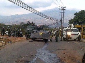 Herido teniente mientras quitaba barricada en Táchira