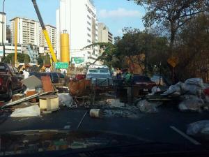 Vías de Caracas cerradas por barricadas (Fotos)