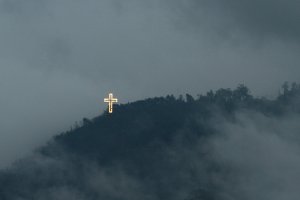 Encendieron la Cruz del Ávila (Fotos)