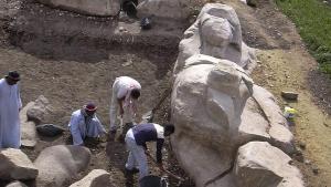 Descubren estatua de una hija del faraón Amenhotep III en Egipto