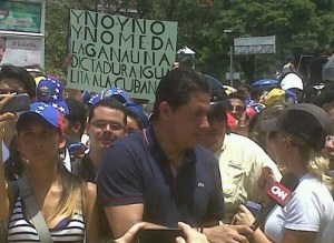 Fernando del Rincón cubre la movilización que exige la renuncia de Gabriela Ramírez (Fotos)