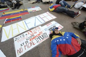 Unos 400 venezolanos se manifiestan en Suiza contra Maduro