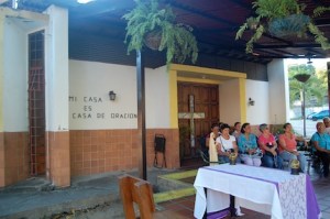Roban hasta la limosna de iglesia en Guatire