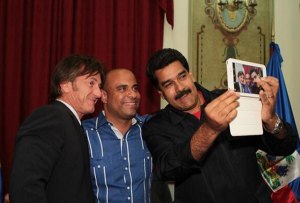 Maduro no se queda atrás y se une a los “selfies” (Foto)