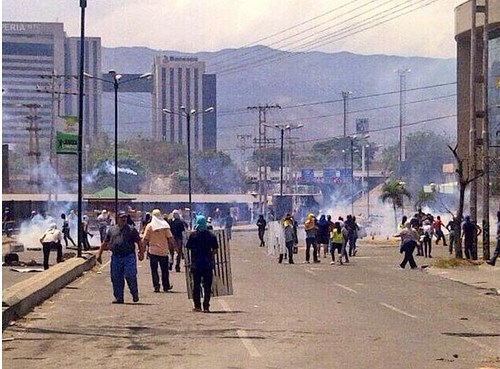 Tres heridos en Mañongo tras brutal represión de la GNB