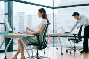 Tips para sentarte de manera correcta en la oficina