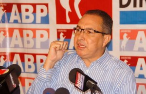 Richard Blanco: El bloque opositor del parlamento resteado con María Corina