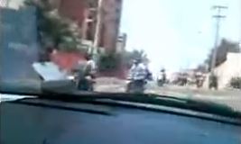 Paramilitares y GNB juntos en moto (VIDEO)