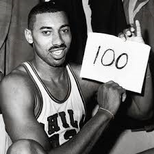 Hace 52 años Wilt Chamberlain anotó 100 puntos en un partido