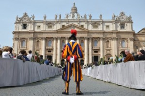 Unos 800 mil peregrinos y 61 delegaciones asistirán a canonización de dos papas