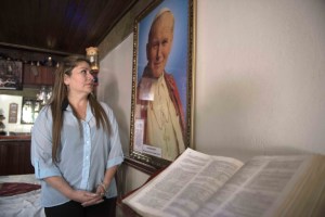 Quiero llevar mi testimonio por el mundo”, dice la mujer del milagro de Juan Pablo II