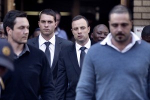 Fiscal califica de “imposible” versión de Pistorius sobre muerte de su novia
