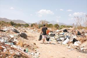 Contaminación y malos olores genera “botadero” de basura en Guacara