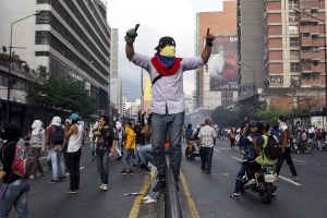 Protestas siguen latentes pese al diálogo entre Gobierno y oposición