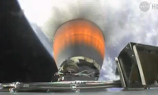 Cápsula Dragon llega a la estación ISS para entregar provisiones