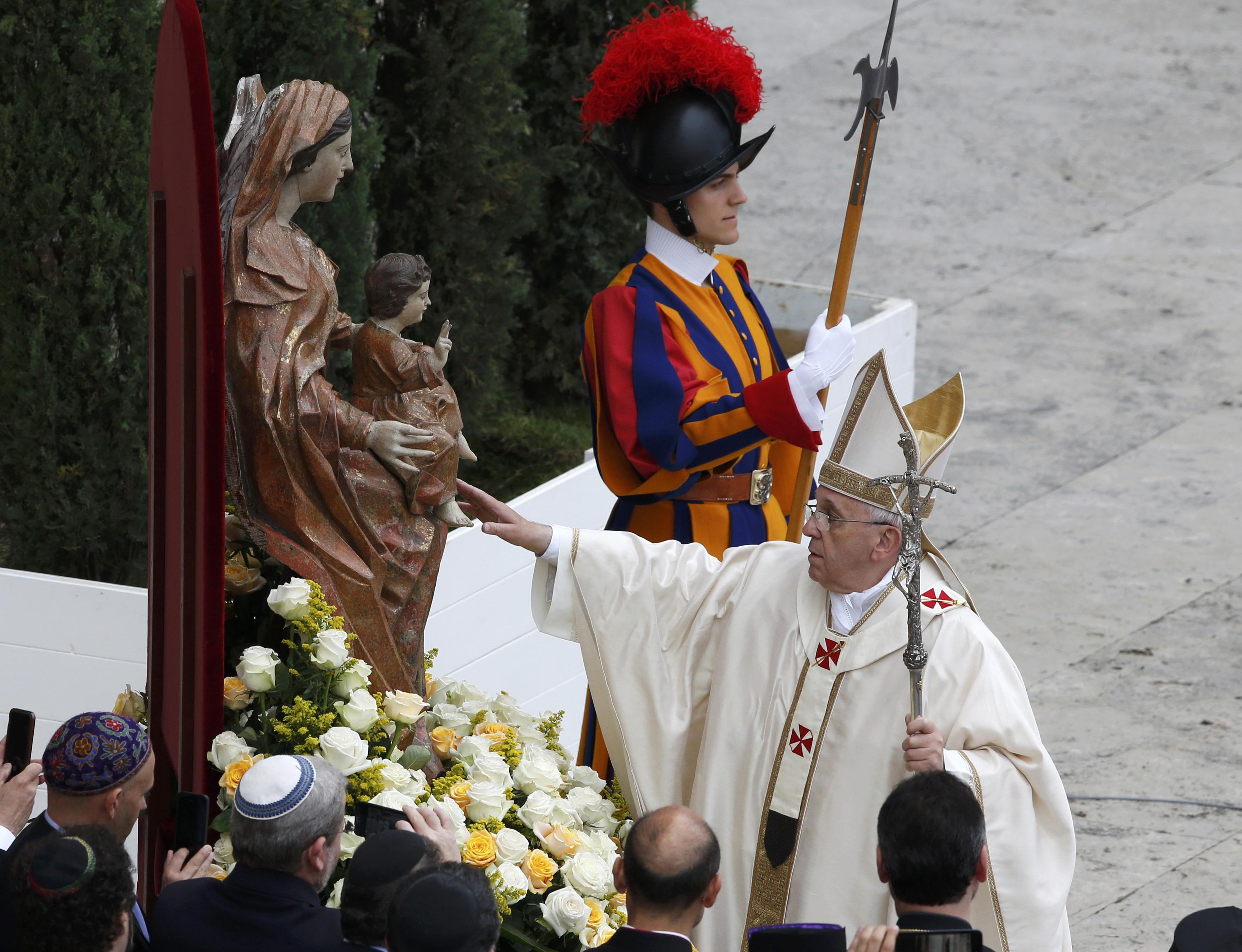EN FOTOS: Ceremonia de canonización en la Plaza de San Pedro