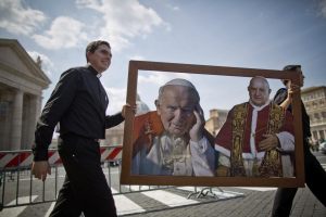 Canonizaciones de Juan Pablo II y Juan XXIII con lentes 3D