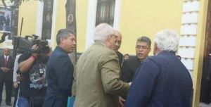 LA FOTO: Aveledo, Jaua, Falcón y Rodríguez se encuentran en la Casa Amarilla, Maduro también se une