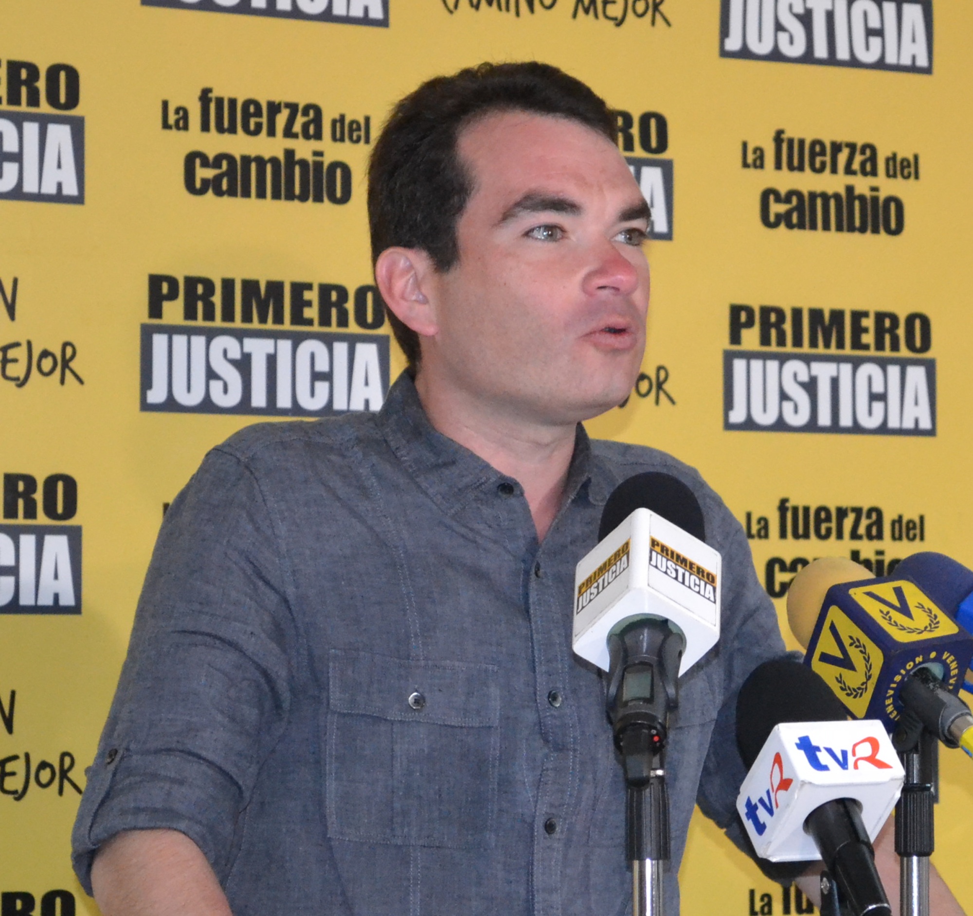 Tomás Guanipa rechaza agresiones de radicales que intentan dividir la Unidad