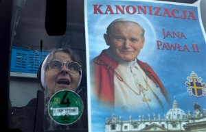 Biógrafo y portavoz defienden a Juan Pablo II
