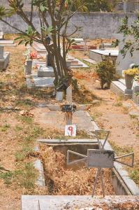 Profanadas más de 40 tumbas en el cementerio de San Joaquín