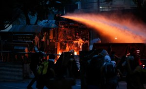 Impactantes imágenes de los disturbios en Chacao #20A