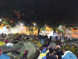 Con “gas del bueno” PNB asfixia campamento de estudiantes en Chacao (Fotos)