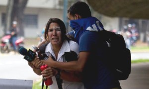 Corresponsal de canal mexicano agredida en la UCV espera justicia