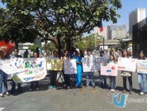 Estudiantes de Bioanálisis recorrieron Sabana Grande como protesta #9A (Foto)