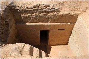 Arqueólogos encuentran antigua tumba en Egipto