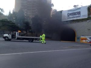 Cerrado el paso en el túnel de La Trinidad (Fotos)