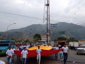 Visitaron los siete templos con la bandera de Venezuela (Foto)