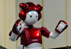 Pequeño robot que hace bromas y analiza las reacciones (Fotos)
