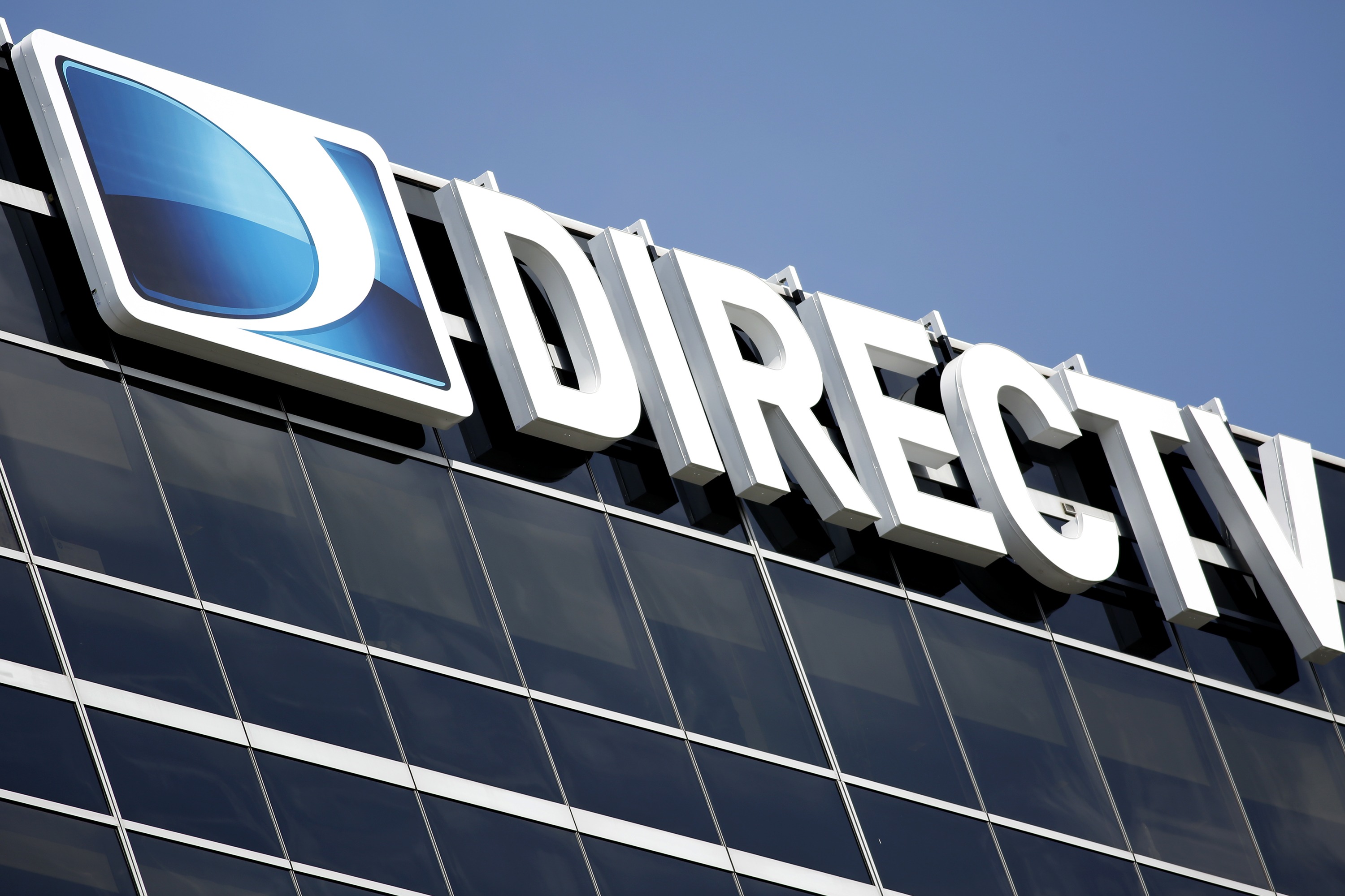 AT&T podría asumir cargo de 1.100 millones de dólares por activos de DirecTV en Venezuela