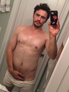 El selfie semi desnudo de James Franco