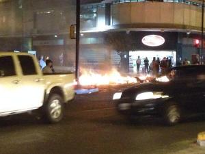 Chacao vuelve a despertar: Perdigones y lacrimógenas vs barricadas