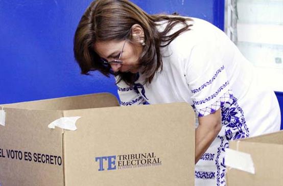 Panameños se alistan para la contienda electoral más reñida de su historia