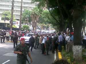 Vecinos de San Bernardino exigen a Nicolás Maduro ocuparse de la seguridad