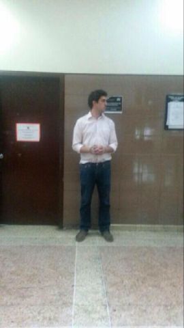 Esposado y sin conocer sus delitos, Rodrigo Diamanti espera en el Palacio de Justicia (FOTO)
