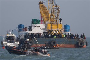El capitán de ferry surcoreano pidió disculpas por abandonar el buque