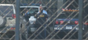 Investigan a 100 oficiales por fugas en El Marite