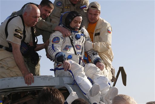 Astronautas de Estación Espacial vuelven a Tierra